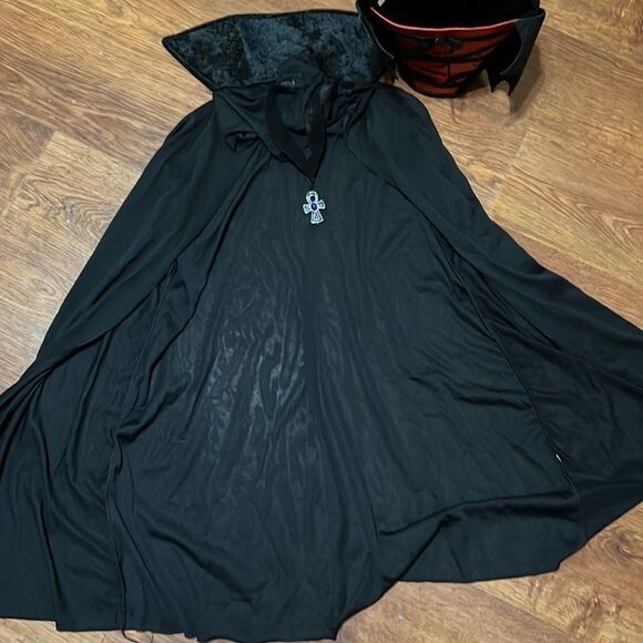😈Vampire Cape with Collar and Tote - Picture 10 of 12